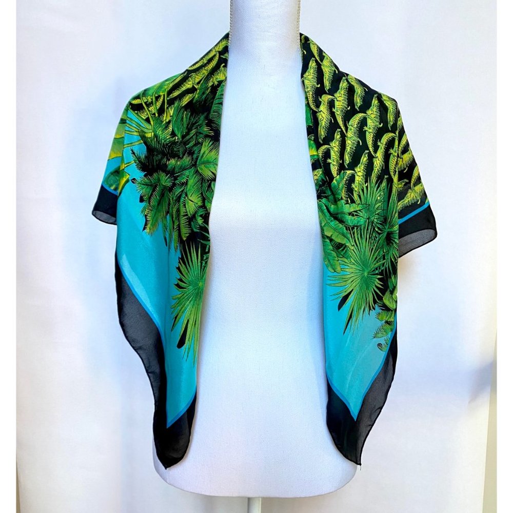 ♦️SOLD♦️ VERSACE x H&M Crocodile Print Silk Square - Picture 6 of 11